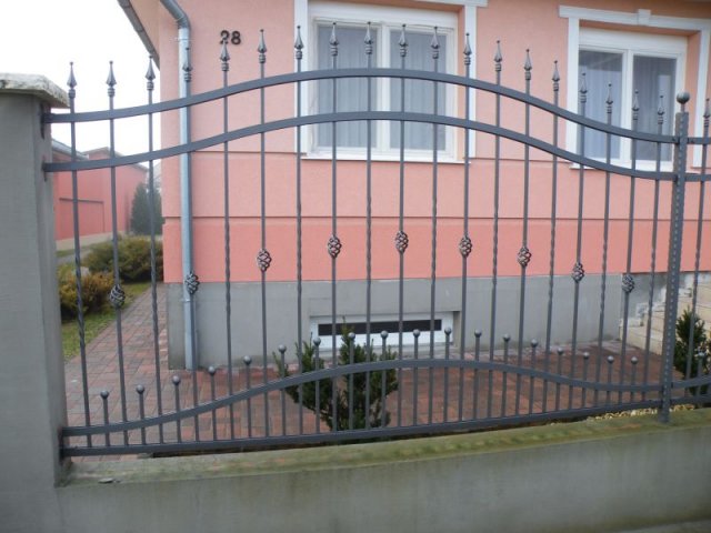 Kerítés, kapu