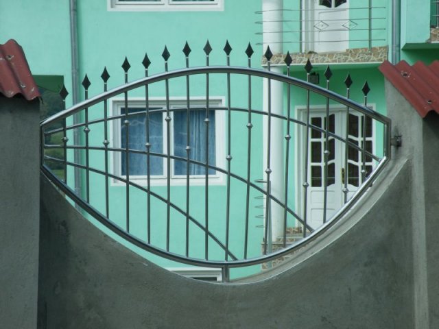 Kerítés, kapu